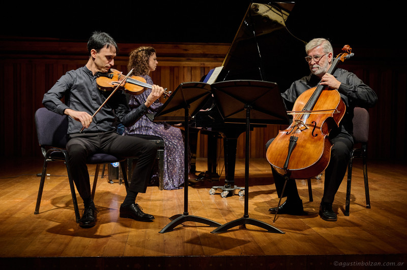 2026-05-03-trio-mujan-manzano-romero-0002.jpg