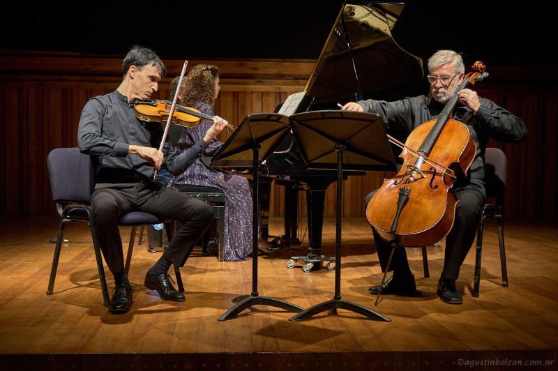 2026-05-03-trio-mujan-manzano-romero-0004.jpg