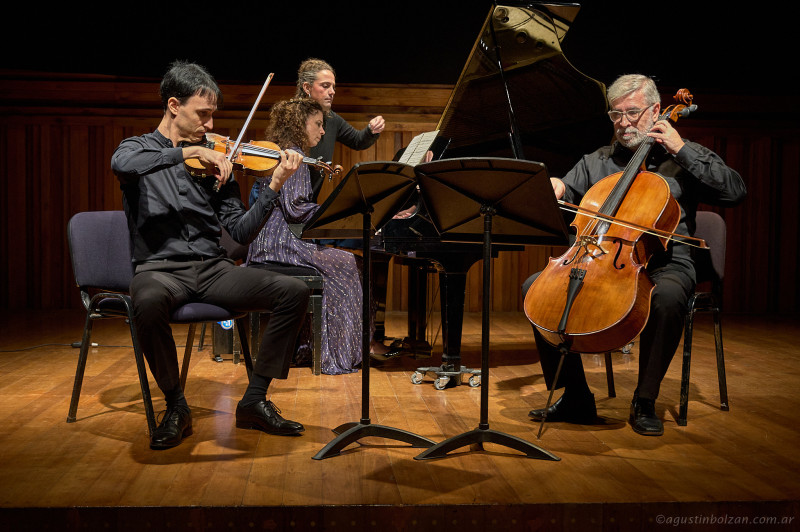 2026-05-03-trio-mujan-manzano-romero-0006.jpg