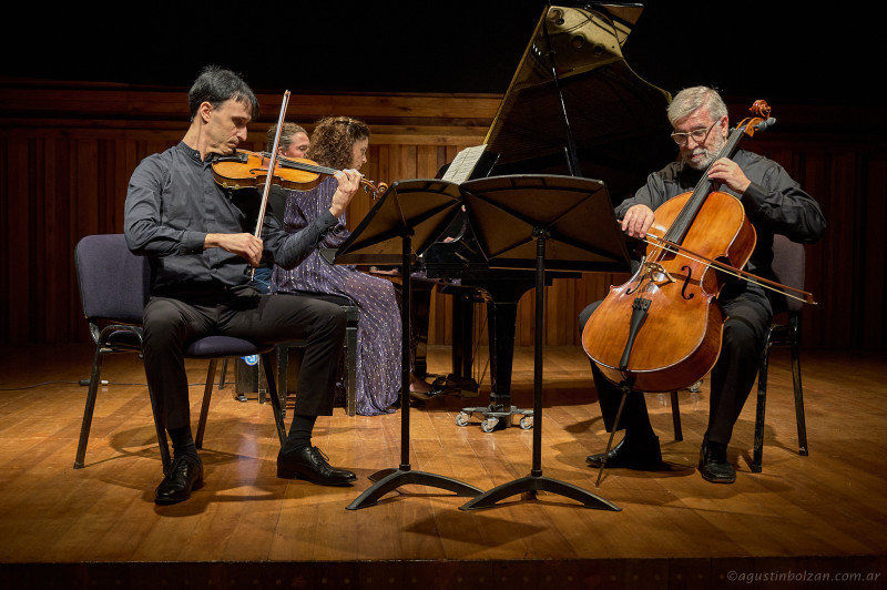 2026-05-03-trio-mujan-manzano-romero-0007.jpg
