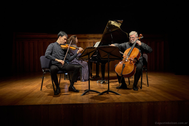 2026-05-03-trio-mujan-manzano-romero-0012.jpg