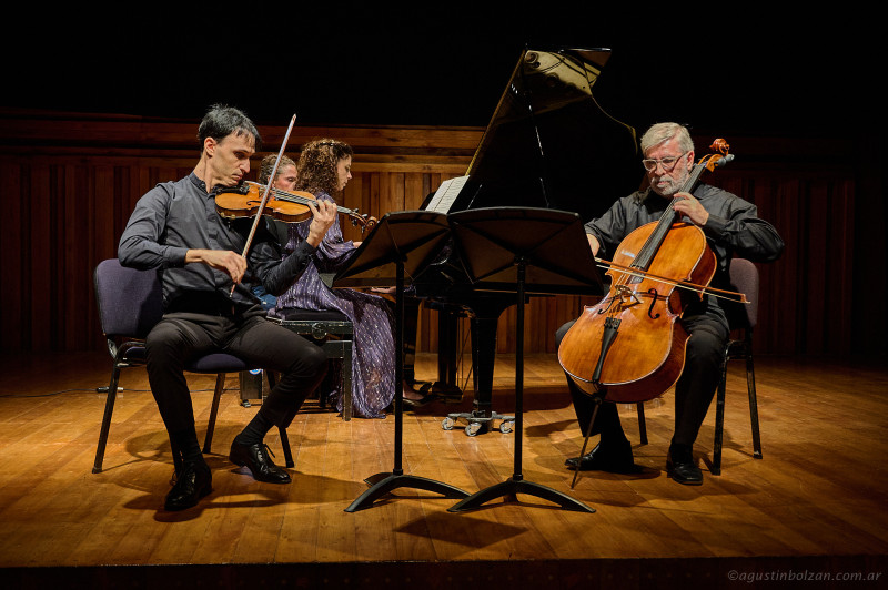 2026-05-03-trio-mujan-manzano-romero-0039.jpg