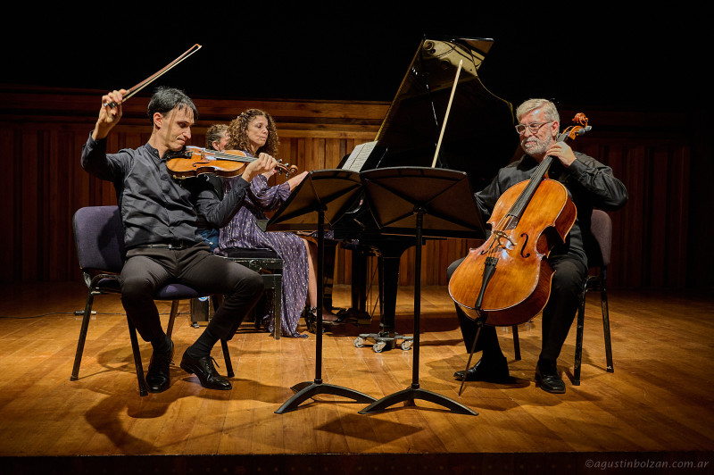 2026-05-03-trio-mujan-manzano-romero-0040.jpg