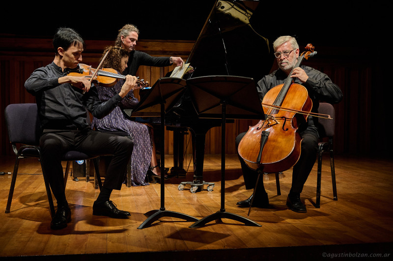 2026-05-03-trio-mujan-manzano-romero-0076.jpg