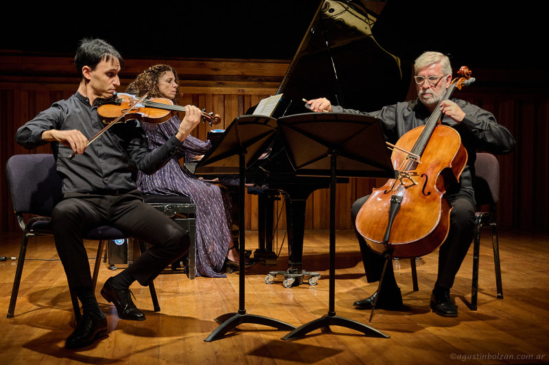 2026-05-03-trio-mujan-manzano-romero-0082.jpg