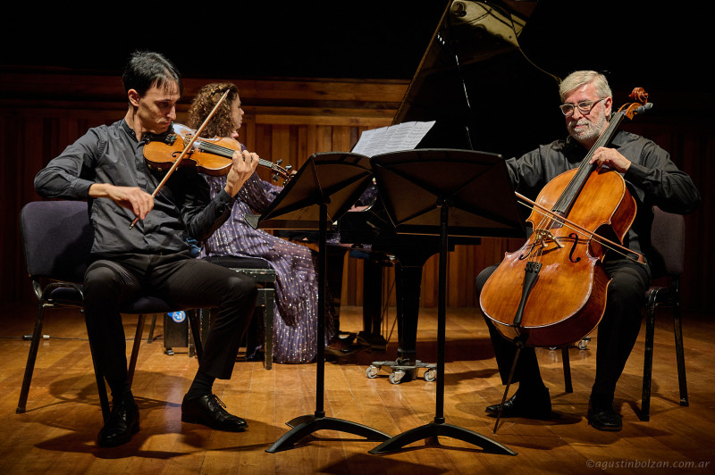2026-05-03-trio-mujan-manzano-romero-0114.jpg