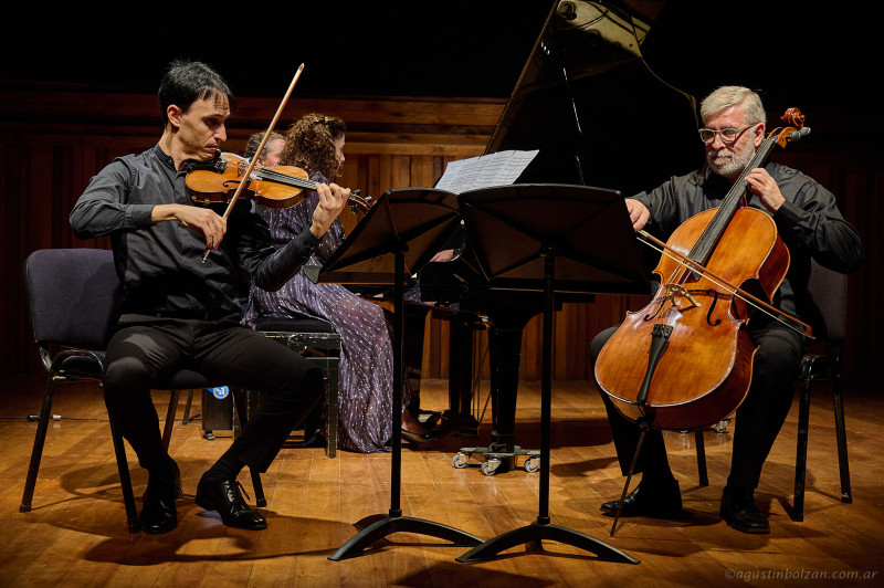 2026-05-03-trio-mujan-manzano-romero-0121.jpg