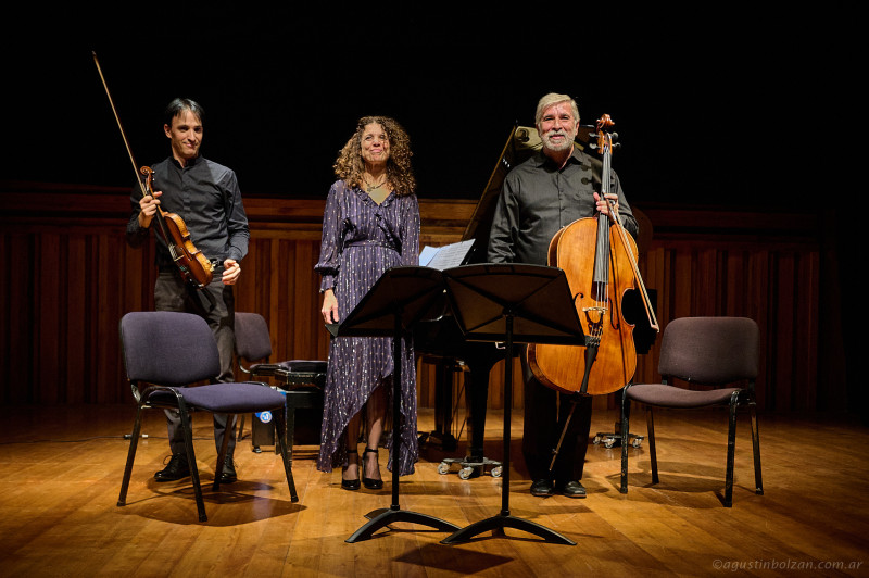 2026-05-03-trio-mujan-manzano-romero-0123.jpg